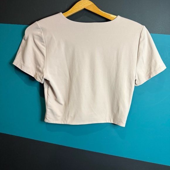 Cream Crop Top contour - Picture 5 of 7